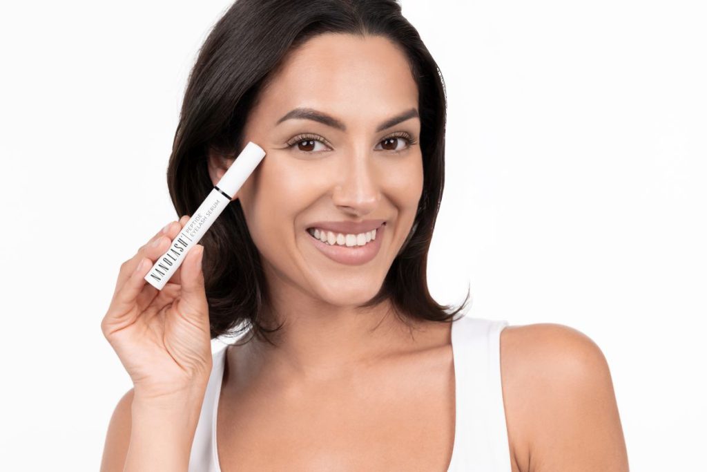 peptydowe serum do rzęs